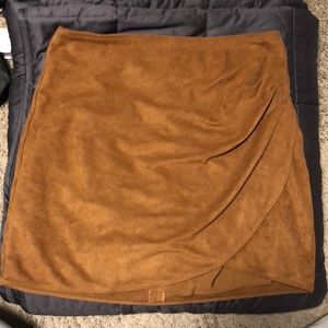Brown mini skirt. Size medium.